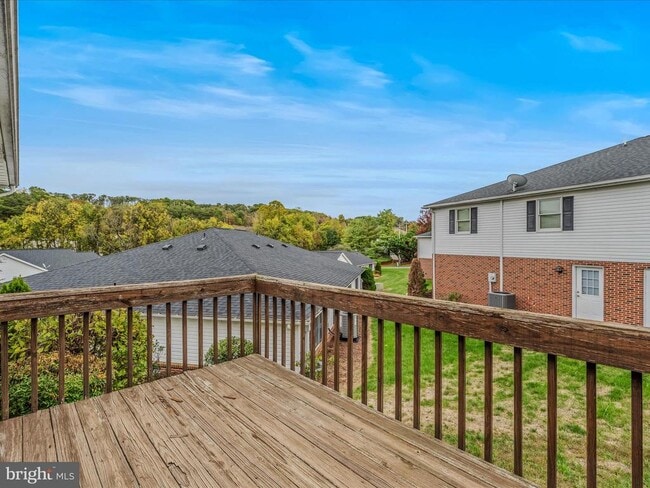 Building Photo - 73 Garden Dr