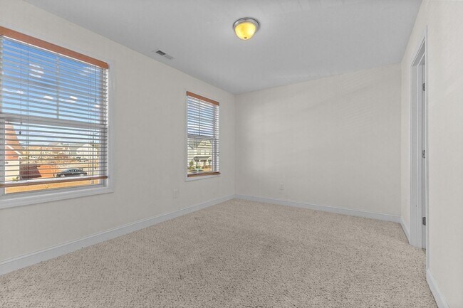 Building Photo - **SHOWINGS UNAVAILABLE UNTIL AUGUST 1ST!!!**