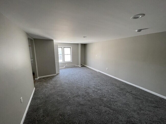 Building Photo - "Charming 3-Bedroom Haven on East Market Street – Your Perfect York Retreat!"