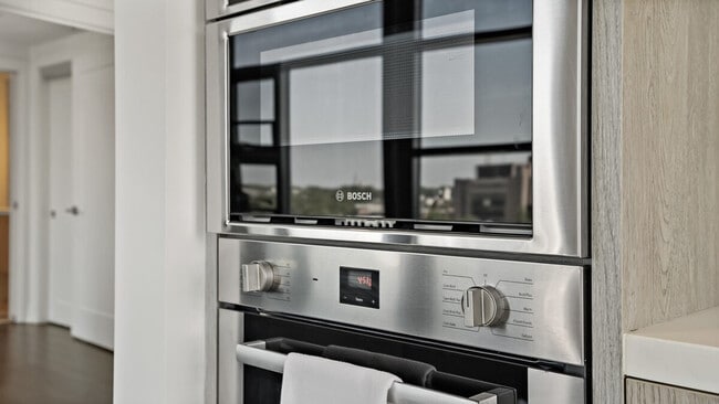 Building Photo - 1901 6th St NW