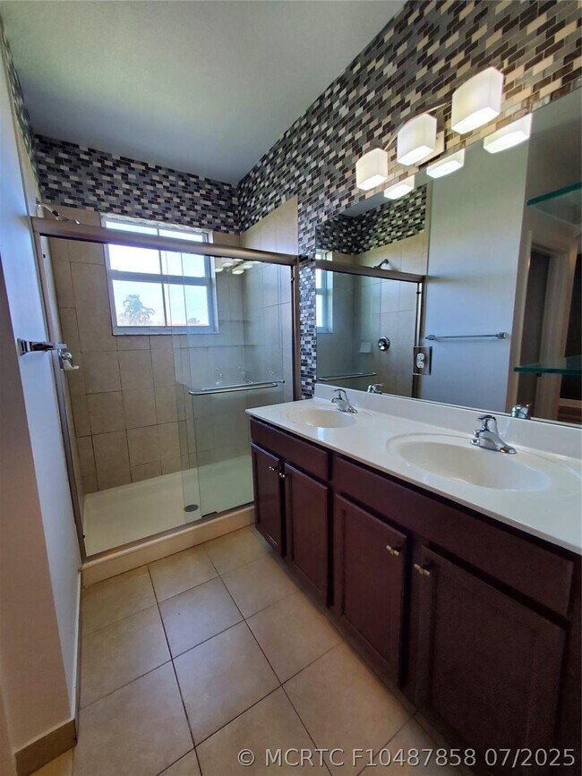 Building Photo - 289 Lake Monterey Cir