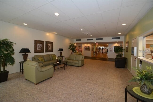 Building Photo - 7420 Bay Island Dr S