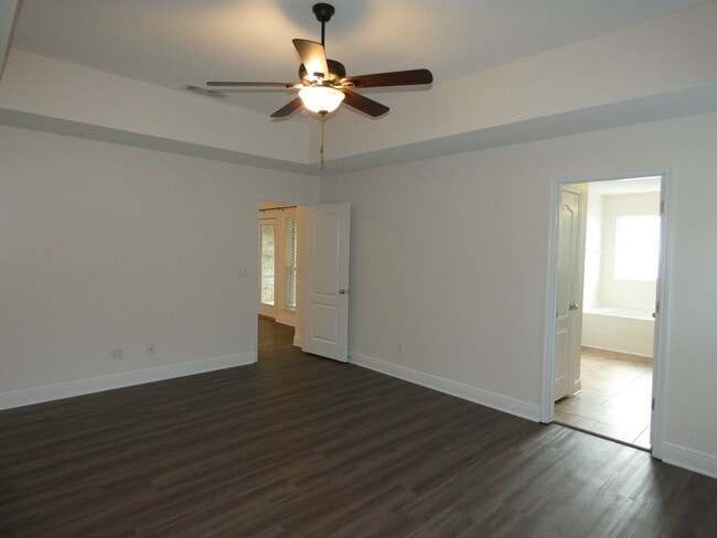 Building Photo - Stunning Craftsman Home - Stonechase