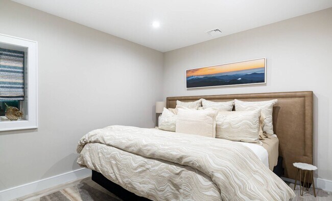 Building Photo - 48 Woodthrush Ln