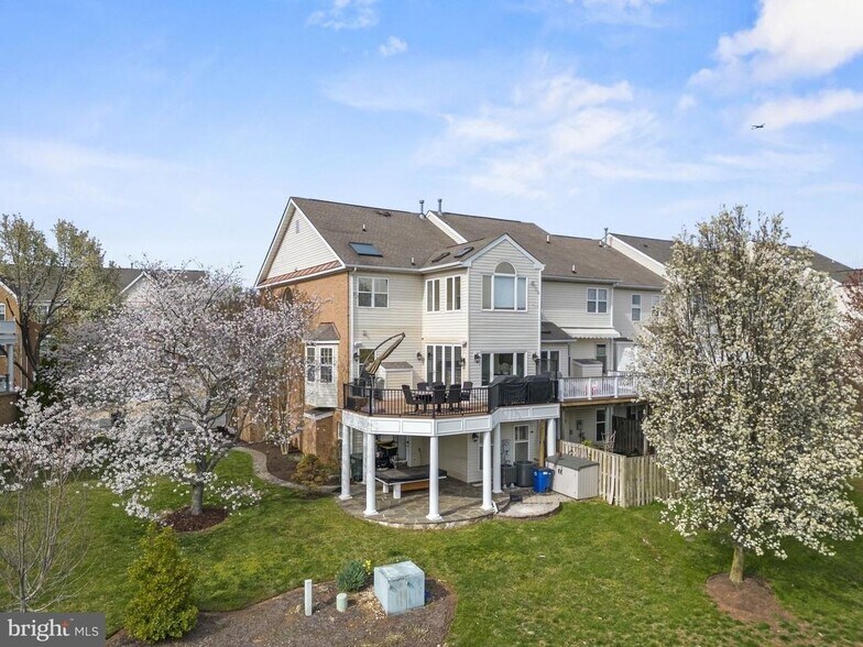 Building Photo - 21515 Trowbridge Sq