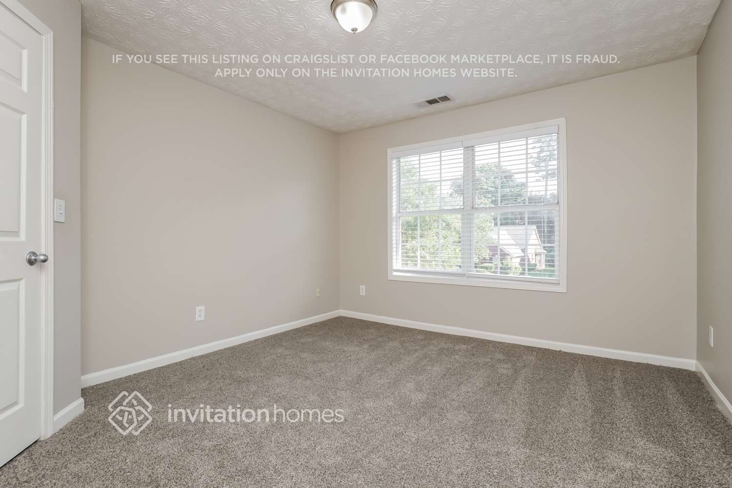 Building Photo - 333 Interlake