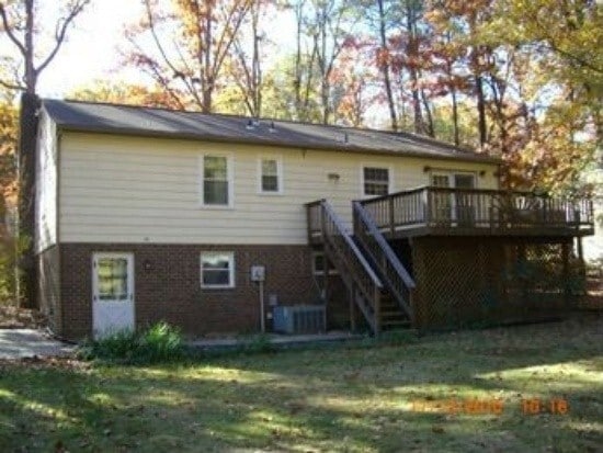 Building Photo - --APPLICATION PENDING CURRENTLY UNAVAILABLE-- 5 BR / 2.5 BA Split Level in Early Settlers Landing...