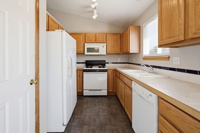 Building Photo - AVAILABLE NOW –   3 BD, 2 BA, 2 Car Garage - Pet Friendly | Wellington, CO