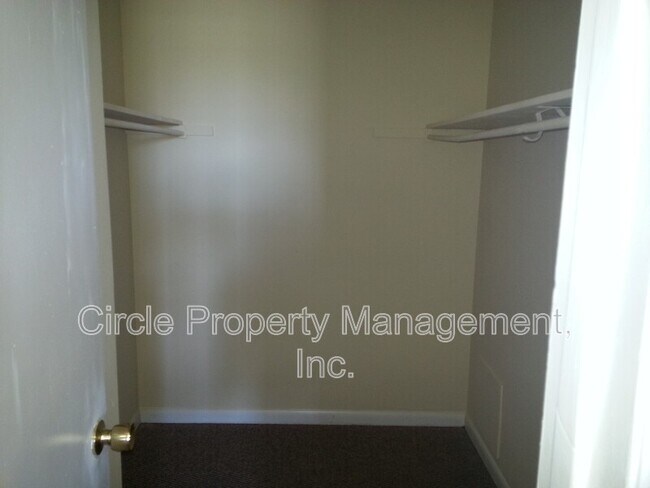 Building Photo - 125 Claybill Dr