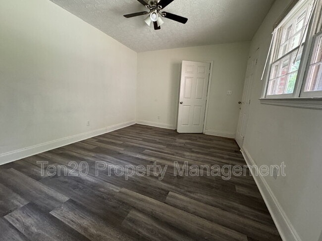 Building Photo - 4702 Harbin St