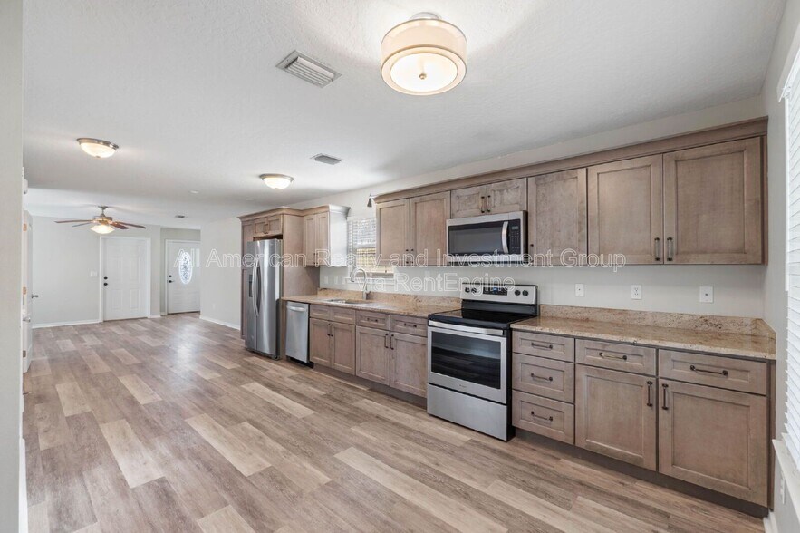 Building Photo - 201 9th Ave