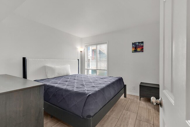 Building Photo - 511 S Ocean Blvd