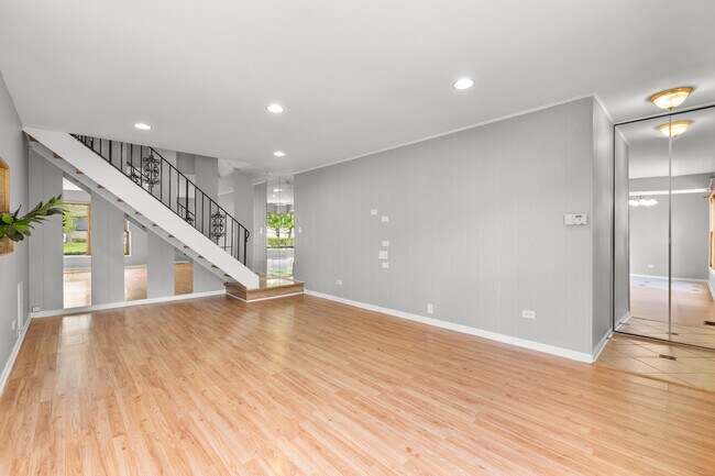 Building Photo - 146 W Inverrary Ln