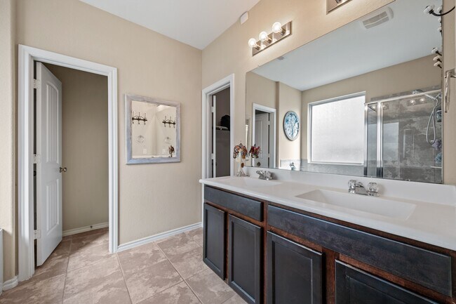 Building Photo - 4310 Laine Ln