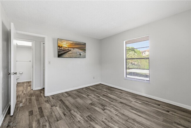 Building Photo - 6150 Whiskey Creek Dr