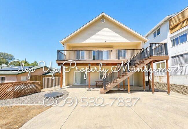 Building Photo - LIMITED-TIME MOVE-IN SPECIAL – Receive Your First Two Weeks FREE!