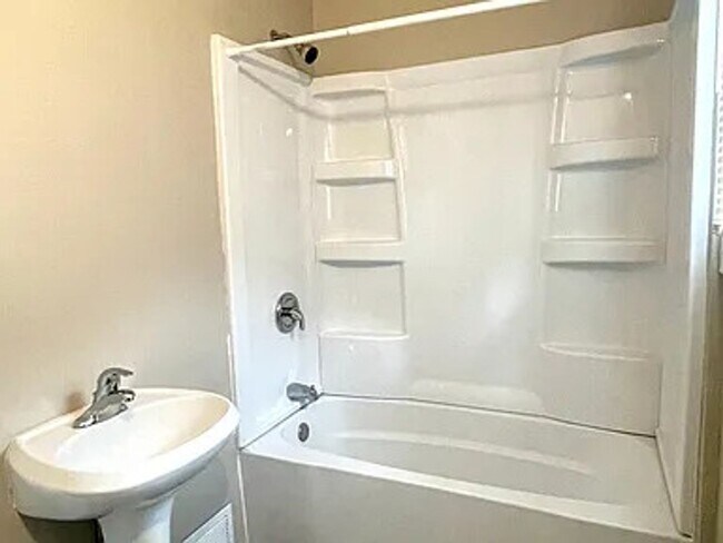 Building Photo - 2912 Mason St