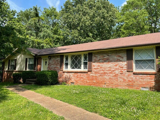 Building Photo - 230 Downer Dr