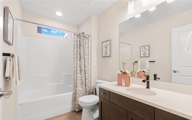 Building Photo - Modern Fully Air-Conditioned Luxury Home in Canyon Park