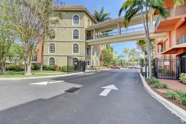 Building Photo - 1610 Presidential Way