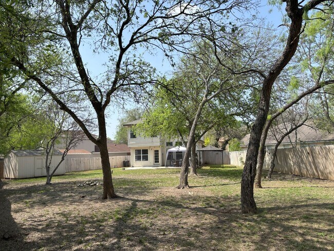 Building Photo - A beautifully remodeled 3-bedroom 2.5-bath...