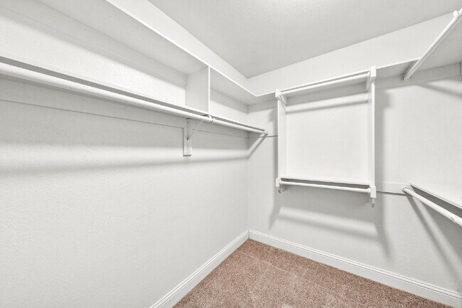 Building Photo - "Charming 3-Bed, 2-Bath Denison Home with Elegant Granite Countertops!"