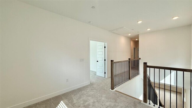 Building Photo - 1016 Brickell Lp
