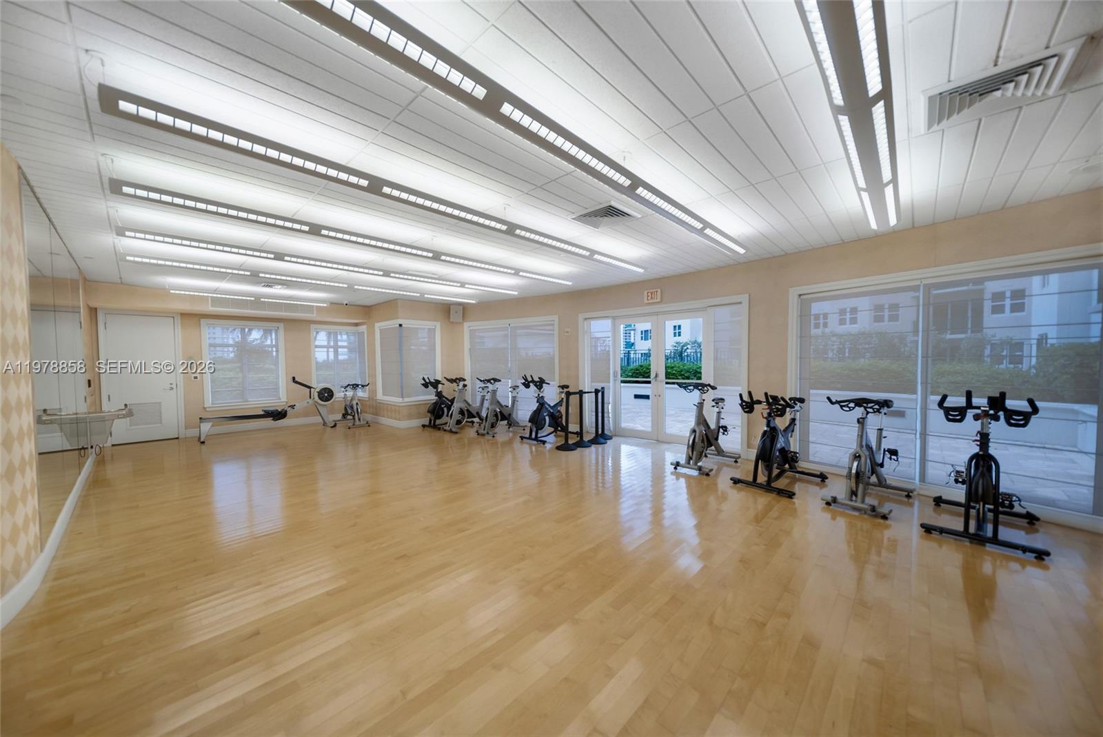 Building Photo - 20000 E Country Club Dr