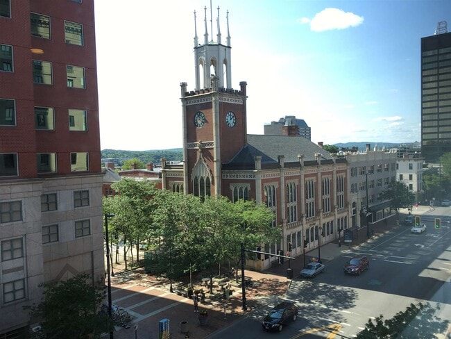 Building Photo - 875 Elm St