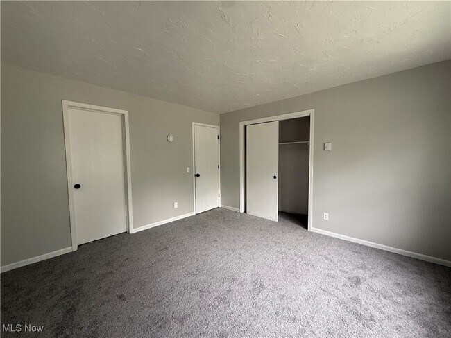 Building Photo - 9253 Edmunds Ave
