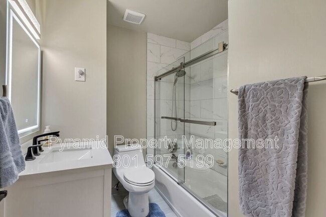 Building Photo - 10971 Cindy Cir
