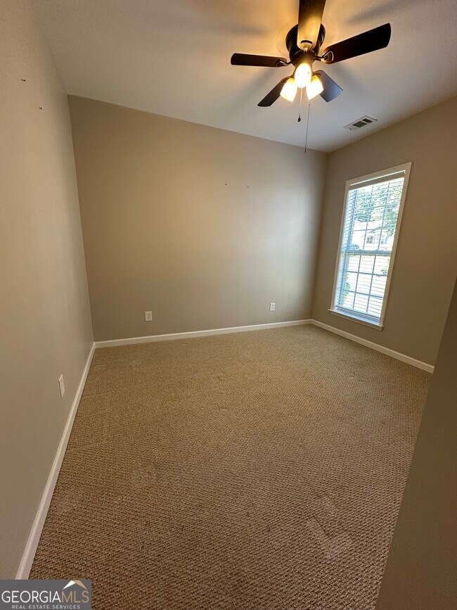 Building Photo - 111 Magic Lily Dr