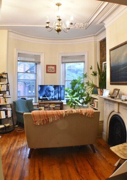 Building Photo - 53 E Springfield St