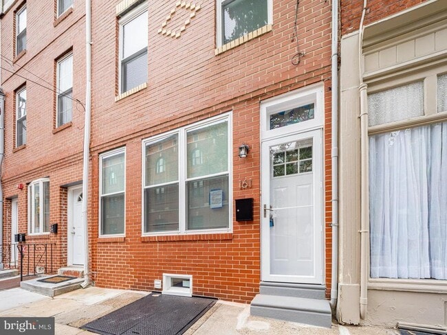 Building Photo - 161 Brown St