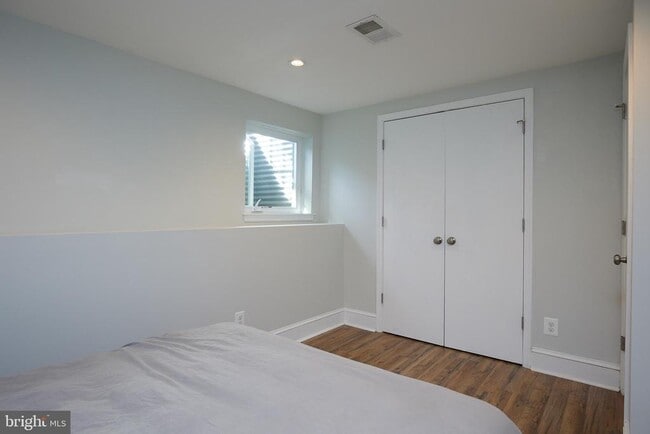 Building Photo - 421 Longfellow St NW