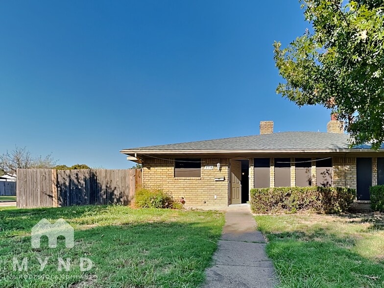Primary Photo - 314 Towne House Ln