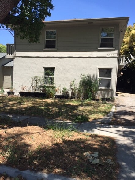 Front view - 1066 Sherwood Ave