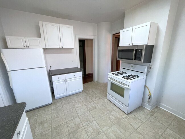 Building Photo - 1119/21 Bowen Ct.