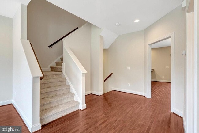 Building Photo - 8854 Orchard Ln