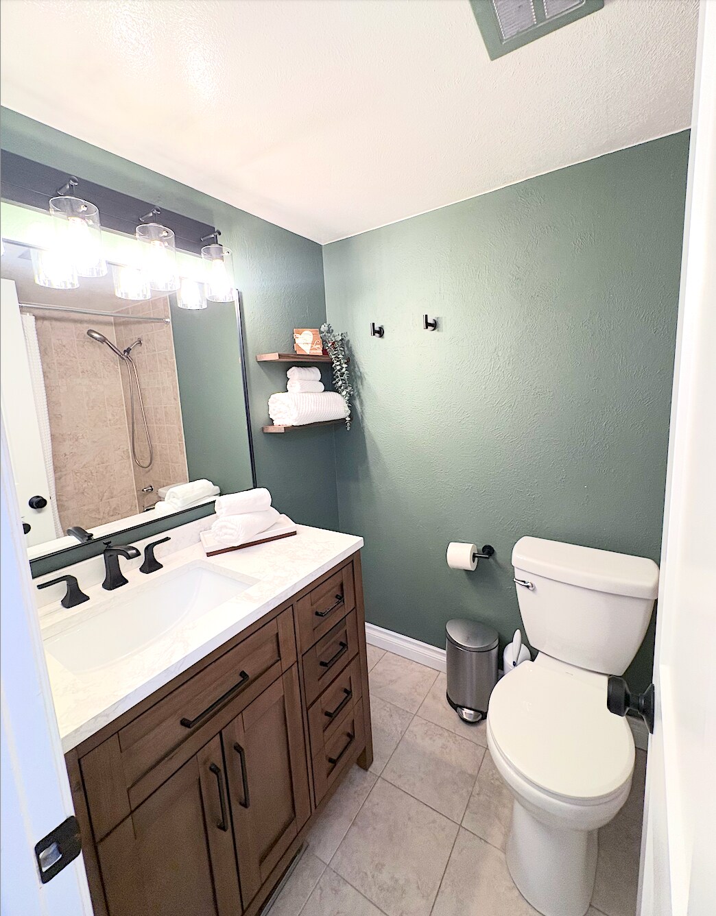 Building Photo - 252 N Pennsylvania St