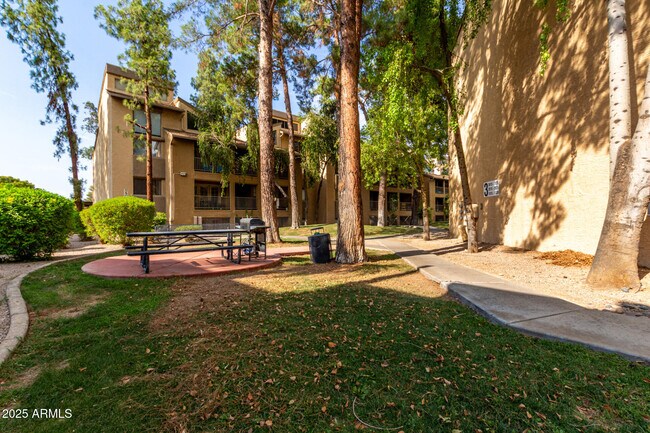 Building Photo - 18811 N 19th Ave