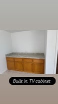 Building Photo - 327 C St