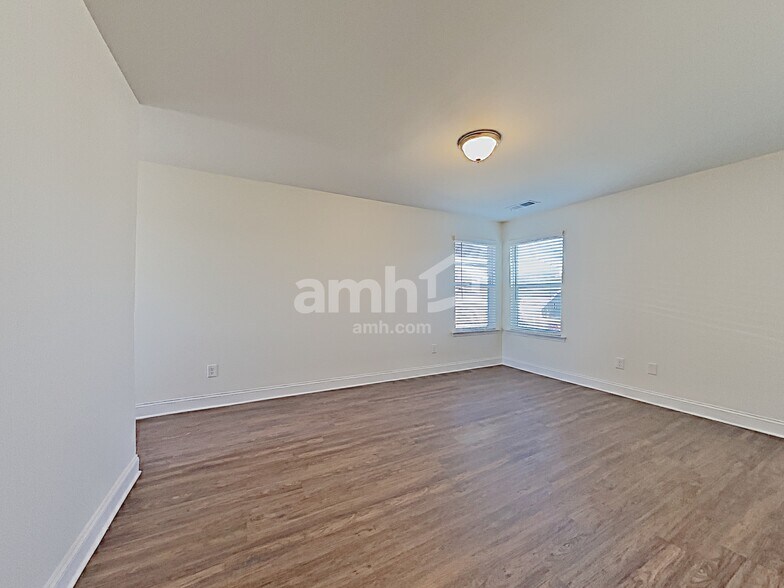 Building Photo - 427 Catawba St