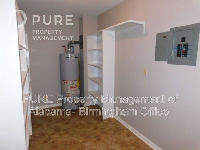 Building Photo - 117 22nd Ave NW