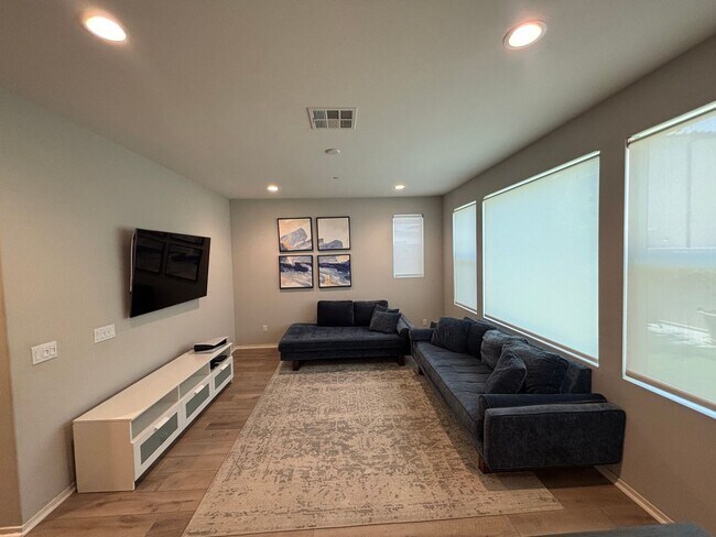 Building Photo - Spacious 3-Bedroom Home with Community Ame...
