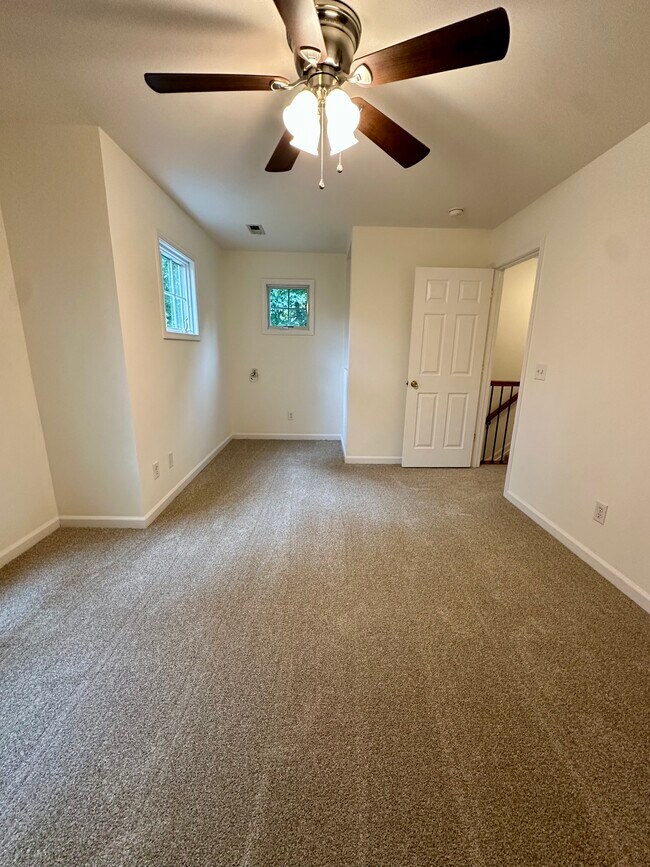 Building Photo - 854 Redwood Trail