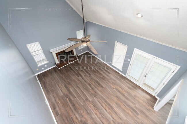 Building Photo - Creole Style 3 Bed 2.5 Bath Home on Oversized Lot