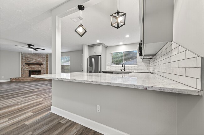 Building Photo - 16222 Cypress Point Dr