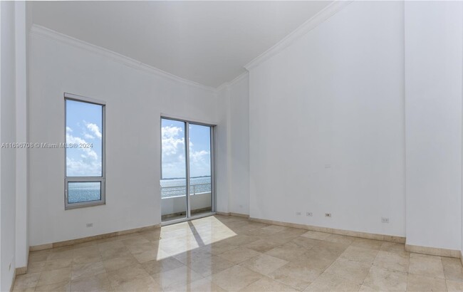 Building Photo - 808 Brickell Key Dr