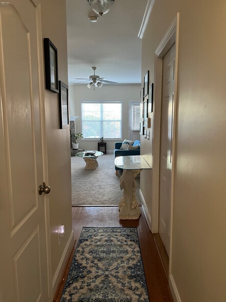 Building Photo - Room in Townhome on Derby Ct